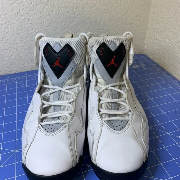 Size 10.5 - Jordan True Flight White Cement (342964-104) - Picture 3 of 7